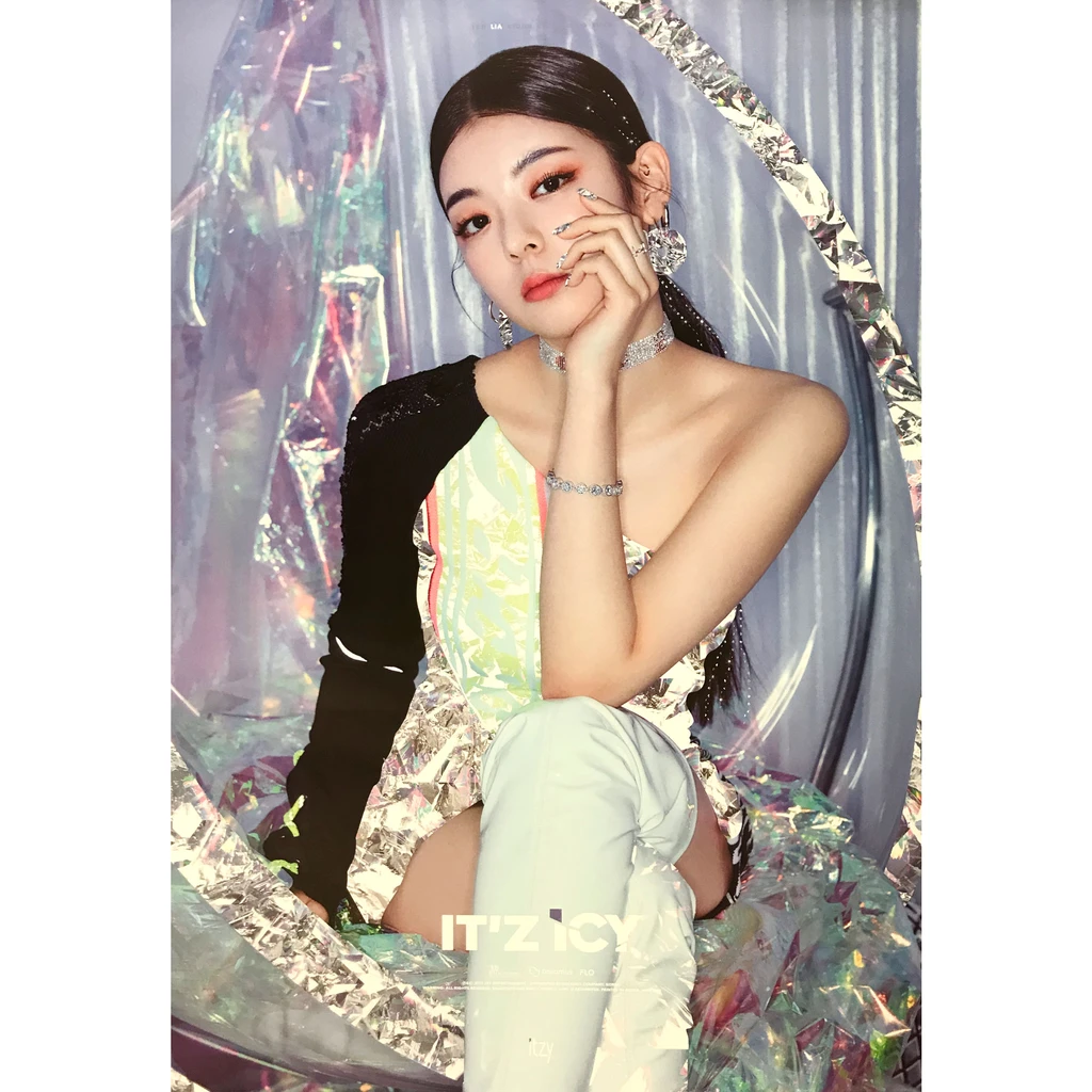 ITZY  ITZ ICY OFFICIAL POSTER (LIA)