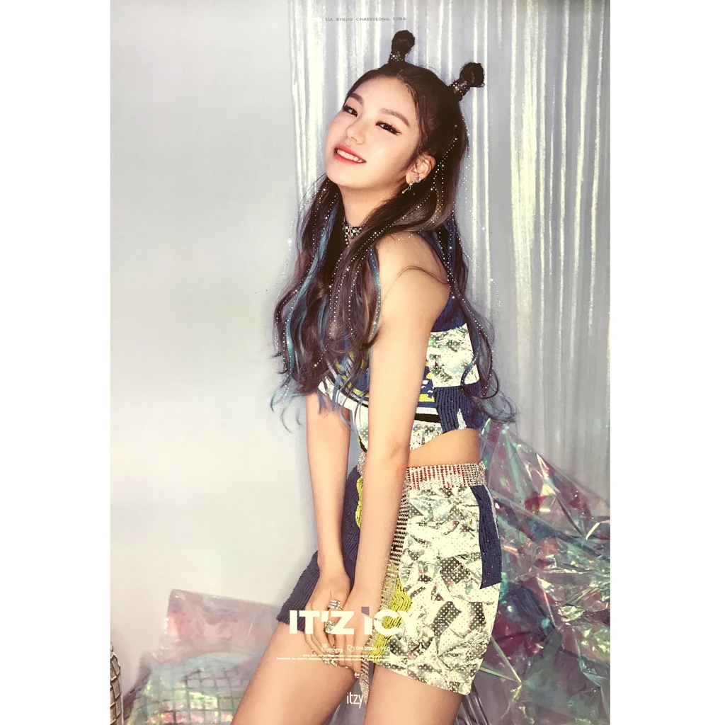ITZY  ITZ ICY OFFICIAL POSTER (YEJI)