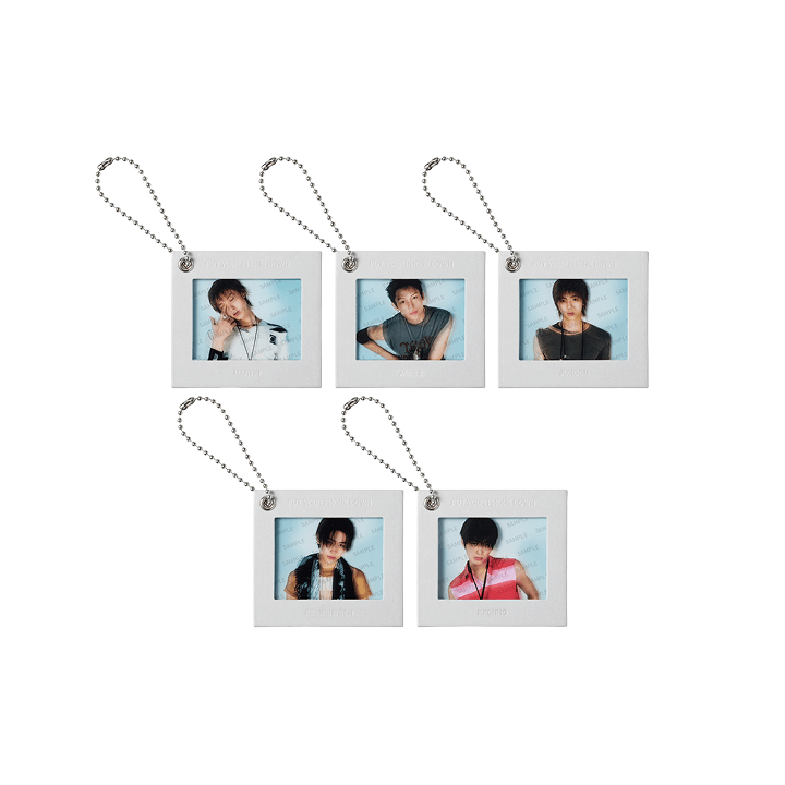 CORTIS 26' CORTIS TOUR PUT YOUR PHONE DOWN OFFICIAL MD  [MINI FILM PHOTO KEYRING]       [PRE]