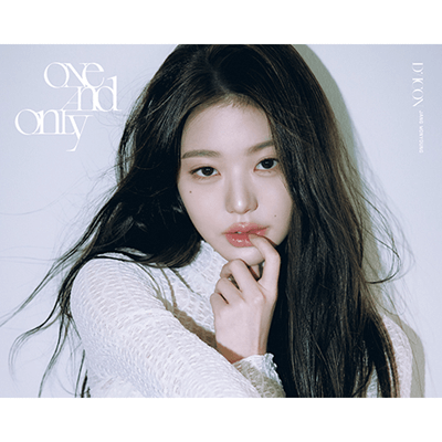 IVE JANG WONYOUNG  D-ICON ISSUE N°31  ONE AND ONLY