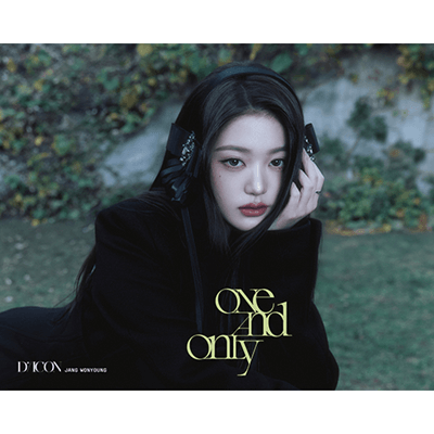 IVE JANG WONYOUNG  D-ICON ISSUE N°31  ONE AND ONLY